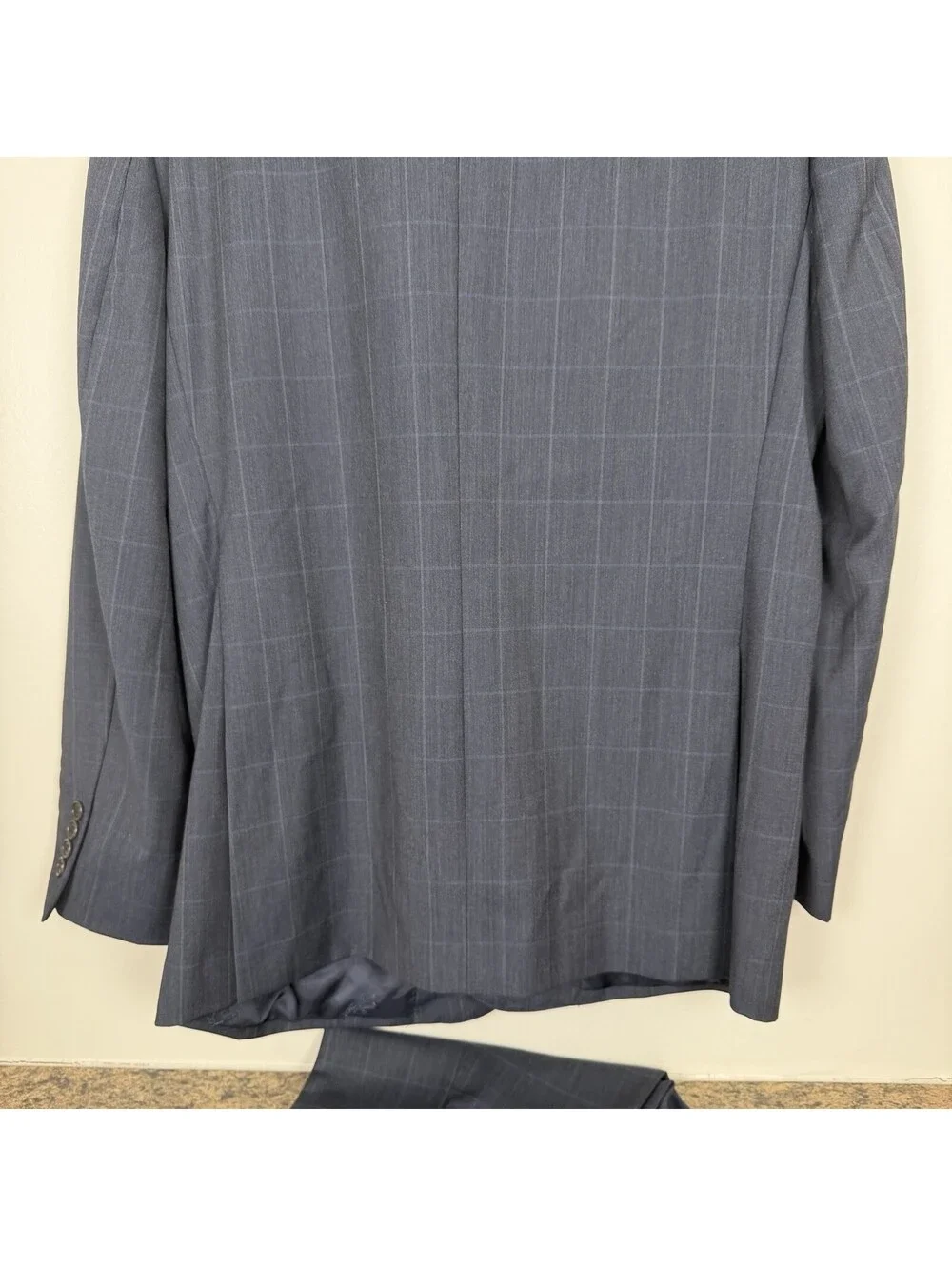 Jos A Bank Signature Gold Suit Men’s 44L 38W Grey Windowpane Plaid Wool Tailored